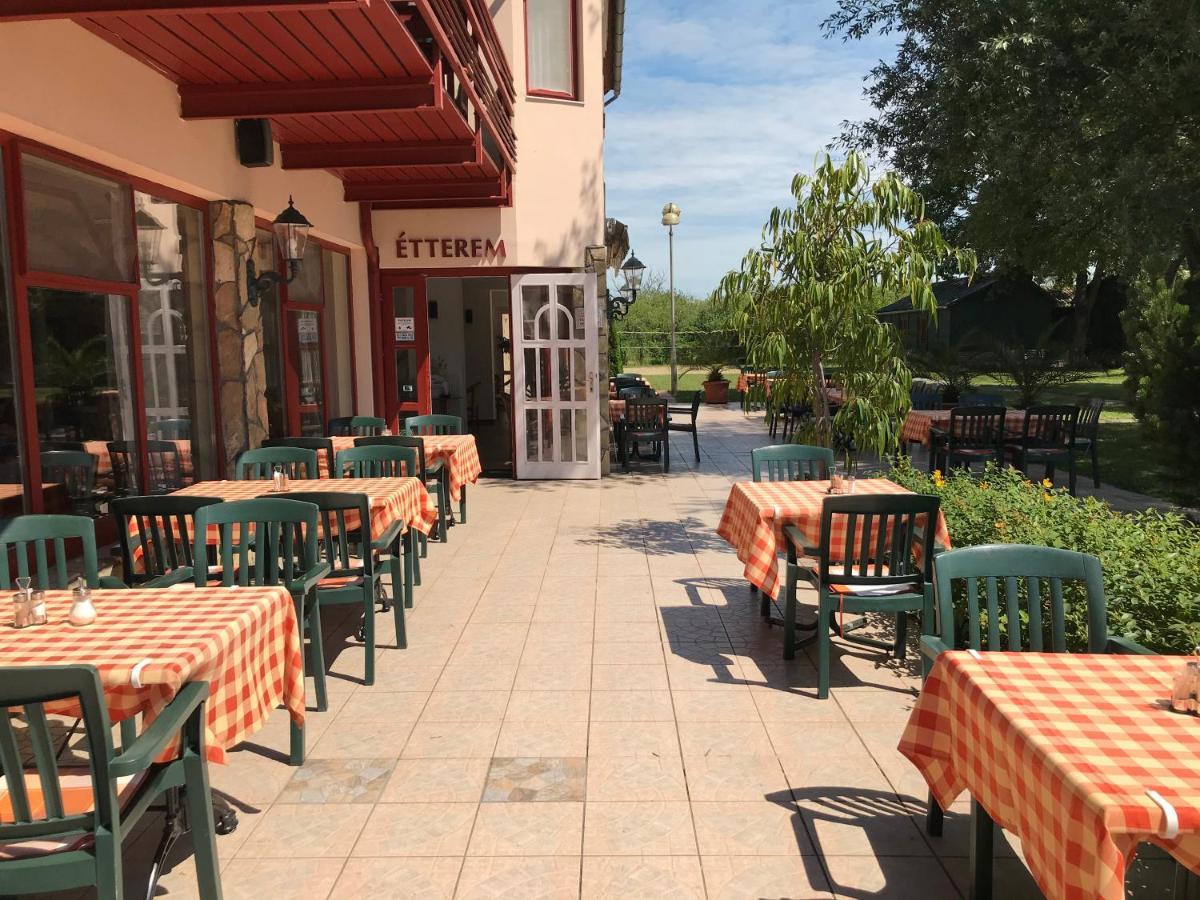 Hotel Zsanett