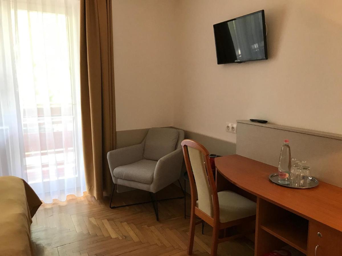 Zsanett Hotel 3*