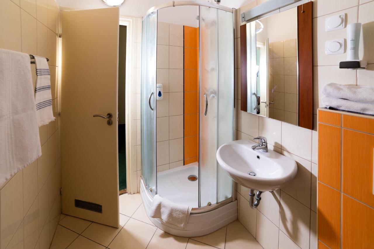 Hotel Zsanett Balatonkeresztur