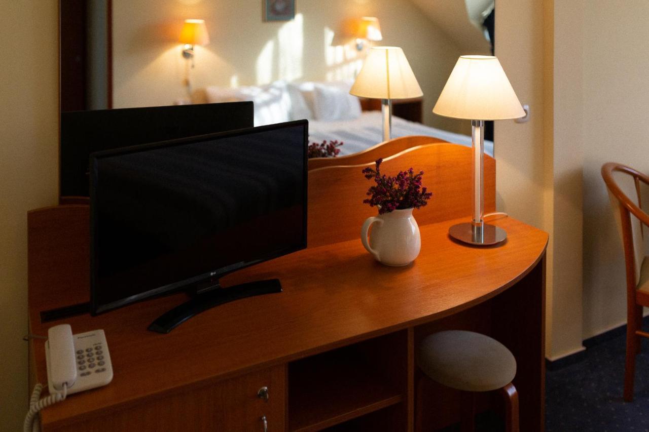 Zsanett Hotel