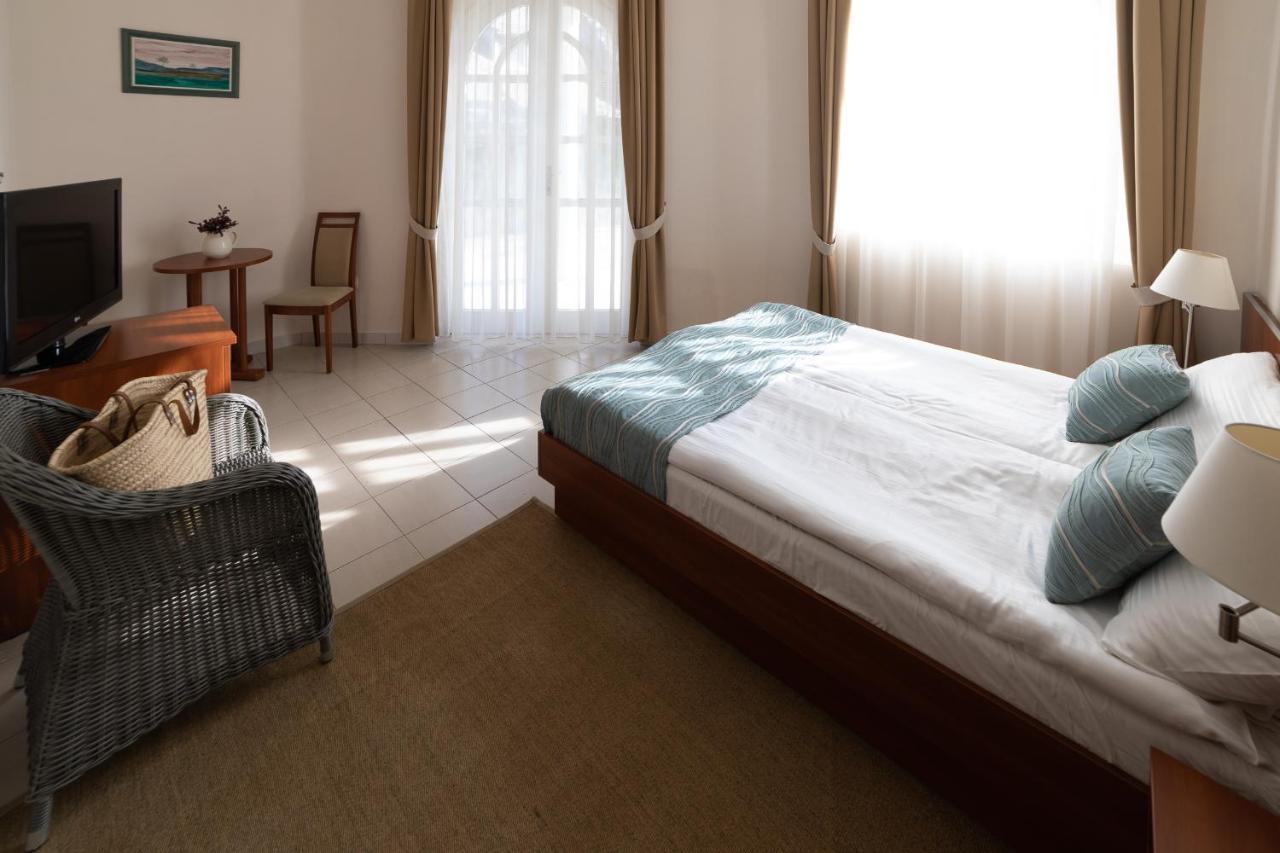 Hotel Zsanett