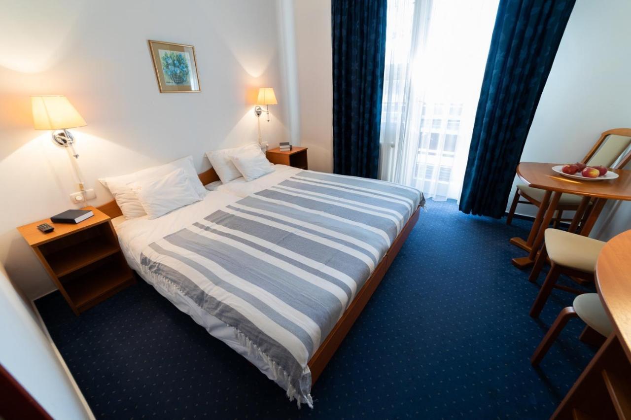 Hotel Zsanett